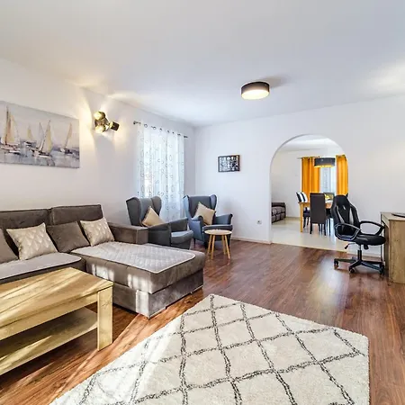 شقة Spacious Mediterranean 3-bedroom In *
