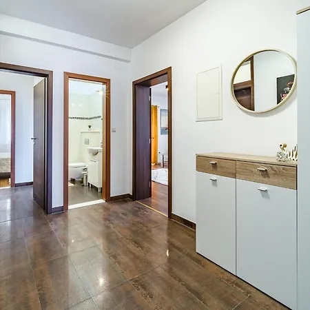Spacious Mediterranean 3-bedroom In Apartman