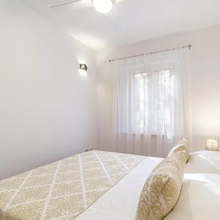 Spacious Mediterranean 3-bedroom In شقة