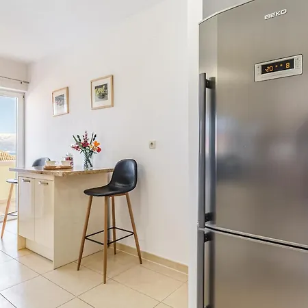Spacious Mediterranean 3-bedroom In سوتيفان